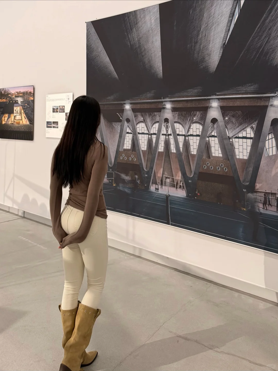 live图|肌肉女看展的一天