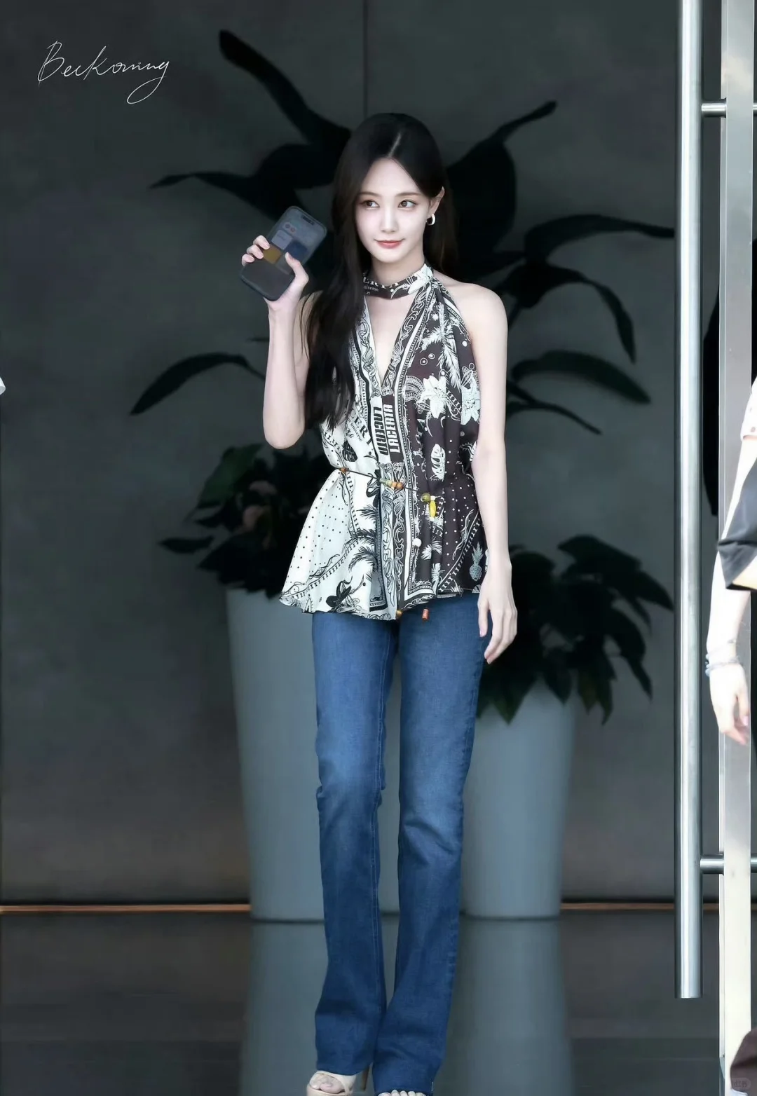 网友怀疑李一桐美人余造型抄袭许我耀眼