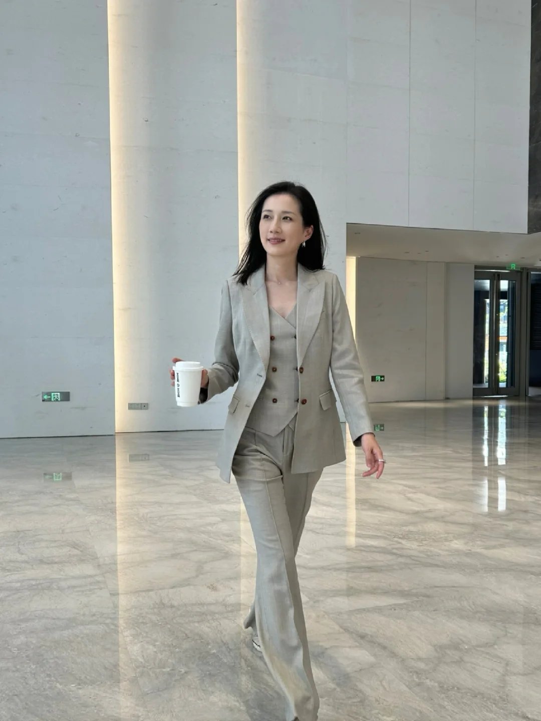 35+丈母娘职场西装精致选择,气场提升