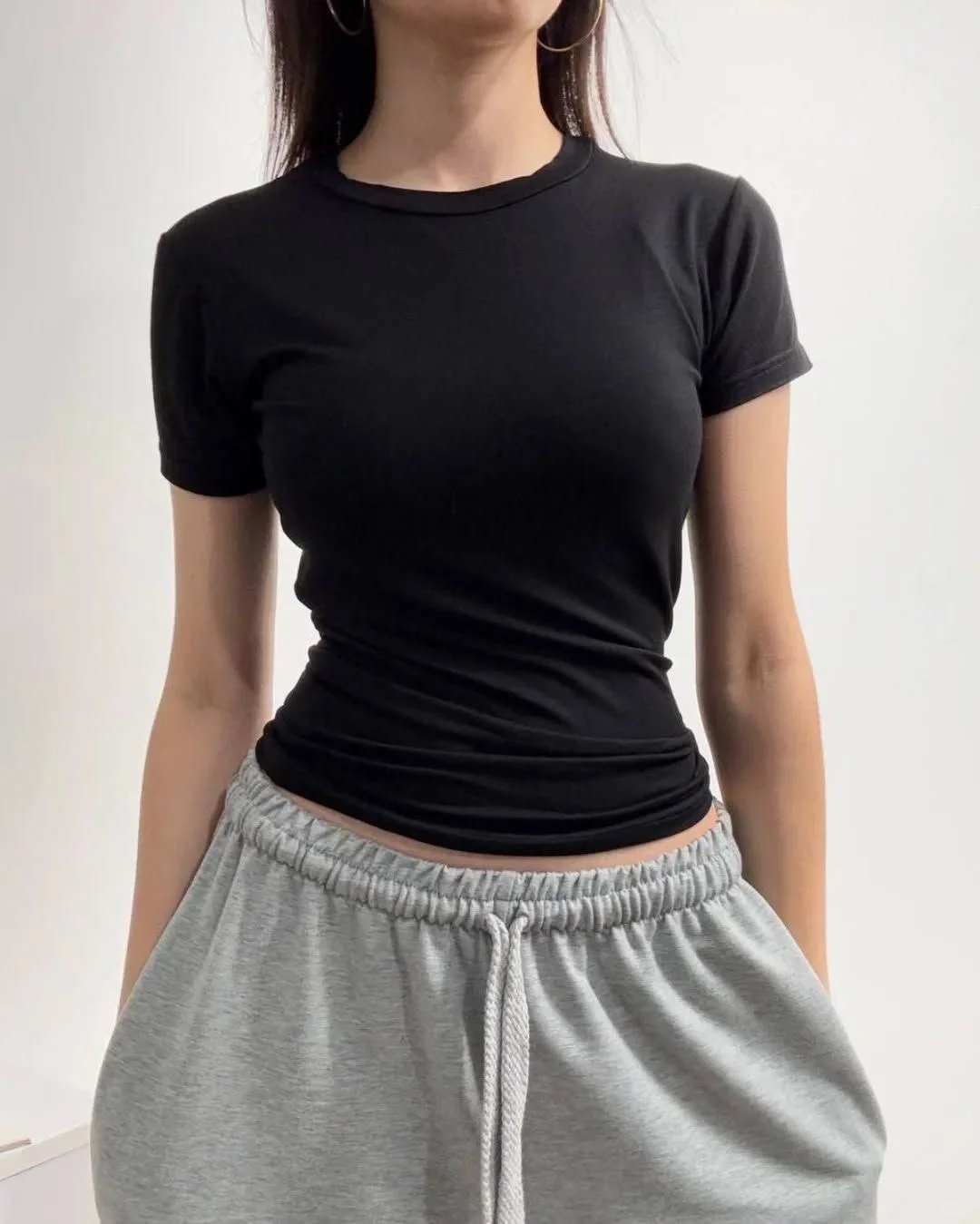 穿搭|🔥 显胸遮腿!这身懒人运动装也太辣了