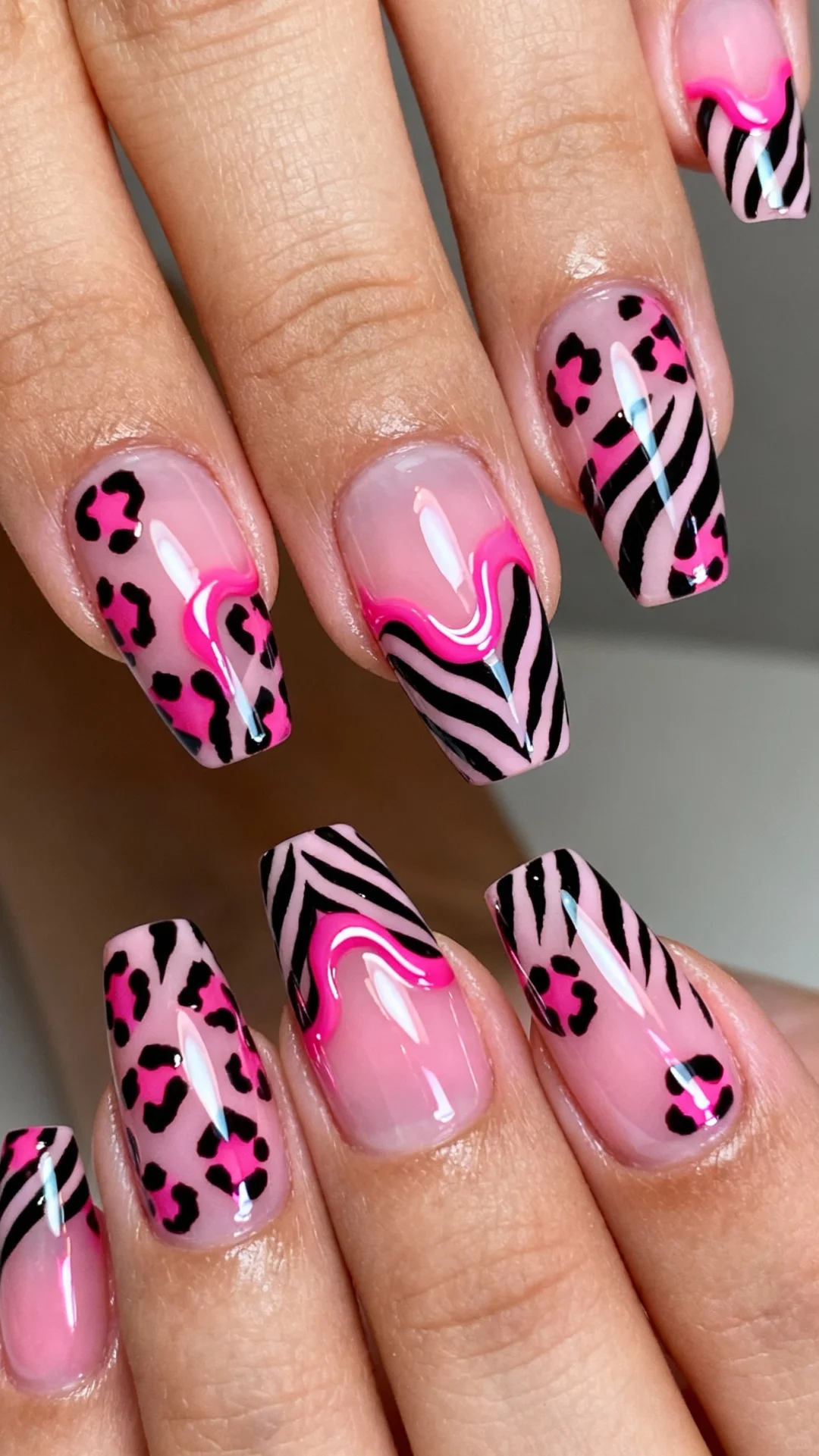 这款「甜酷辣妹甲」真的美到失语!