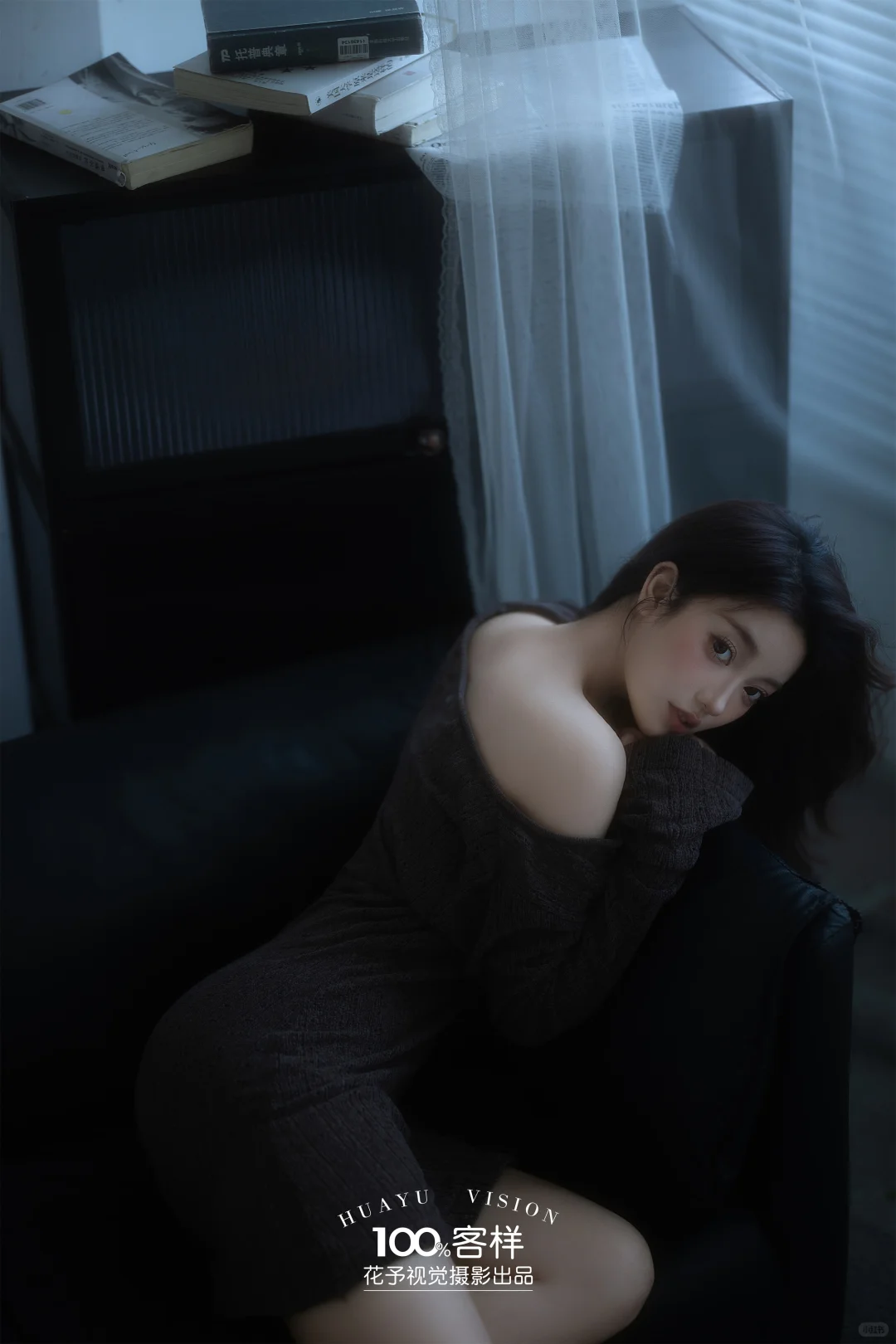 破碎感真的被这套黑毛衣拉满了！情绪风写真