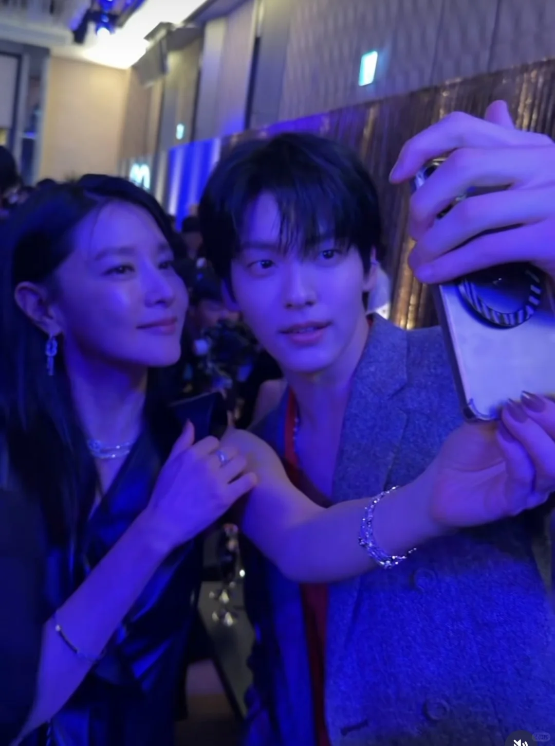 🇰🇷对不起张元英我真的不是故意的😢