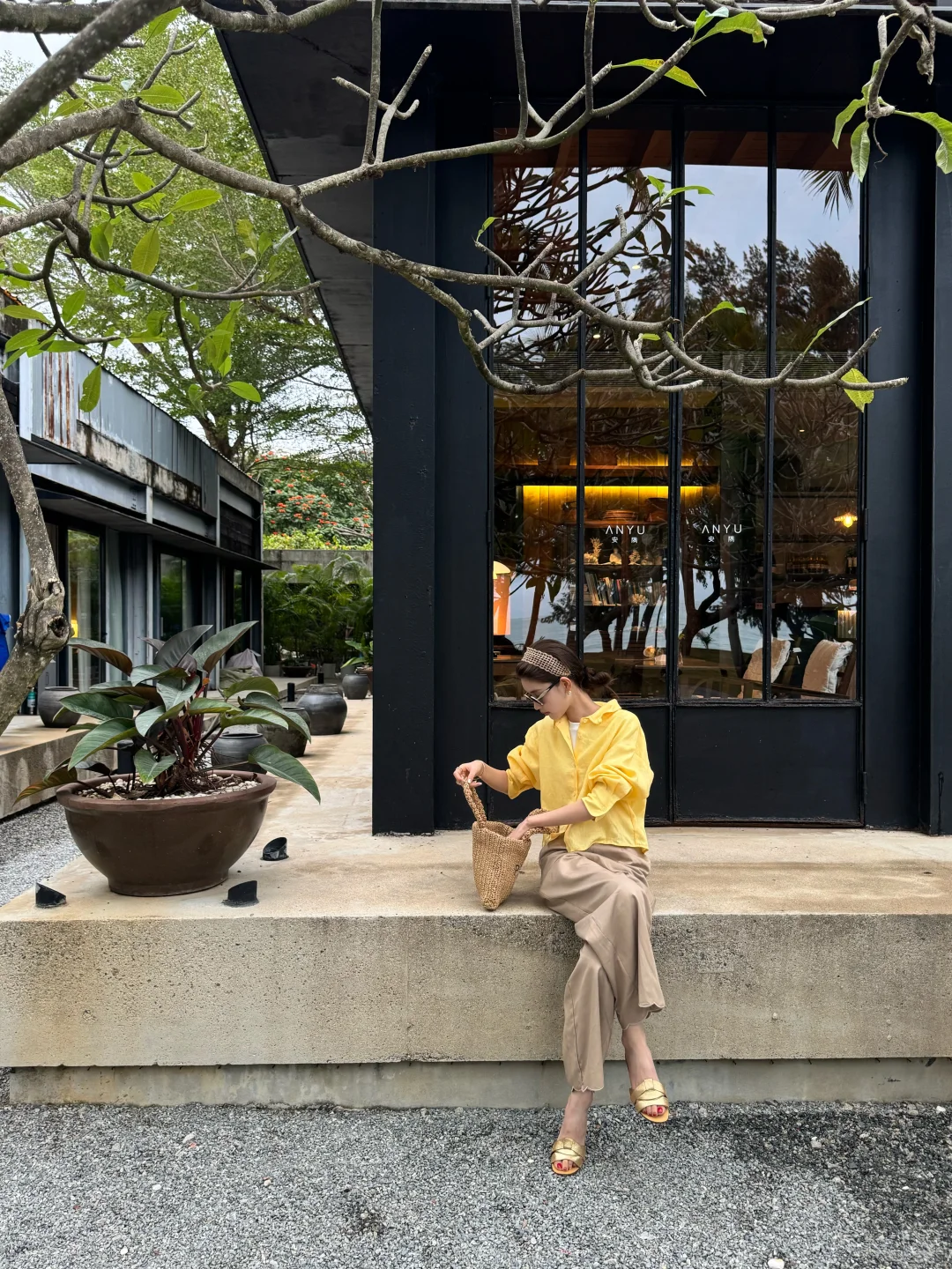 右滑查看美女在三亚的一周穿搭☀️