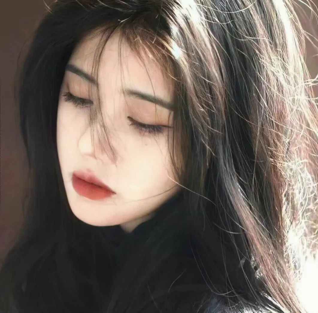 𝙒𝙚𝘾𝙝𝙖𝙩女头|御姐风头像