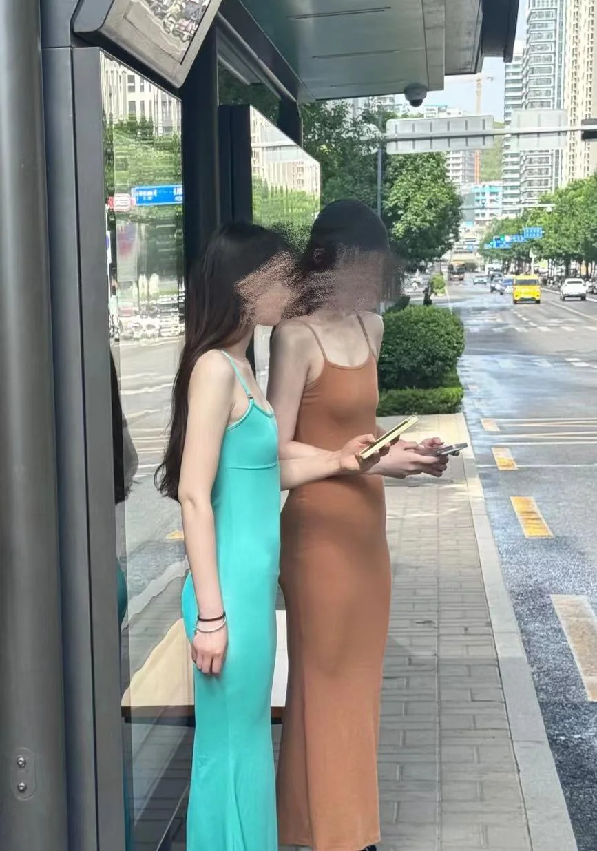 这跟当众果奔有什么区别！