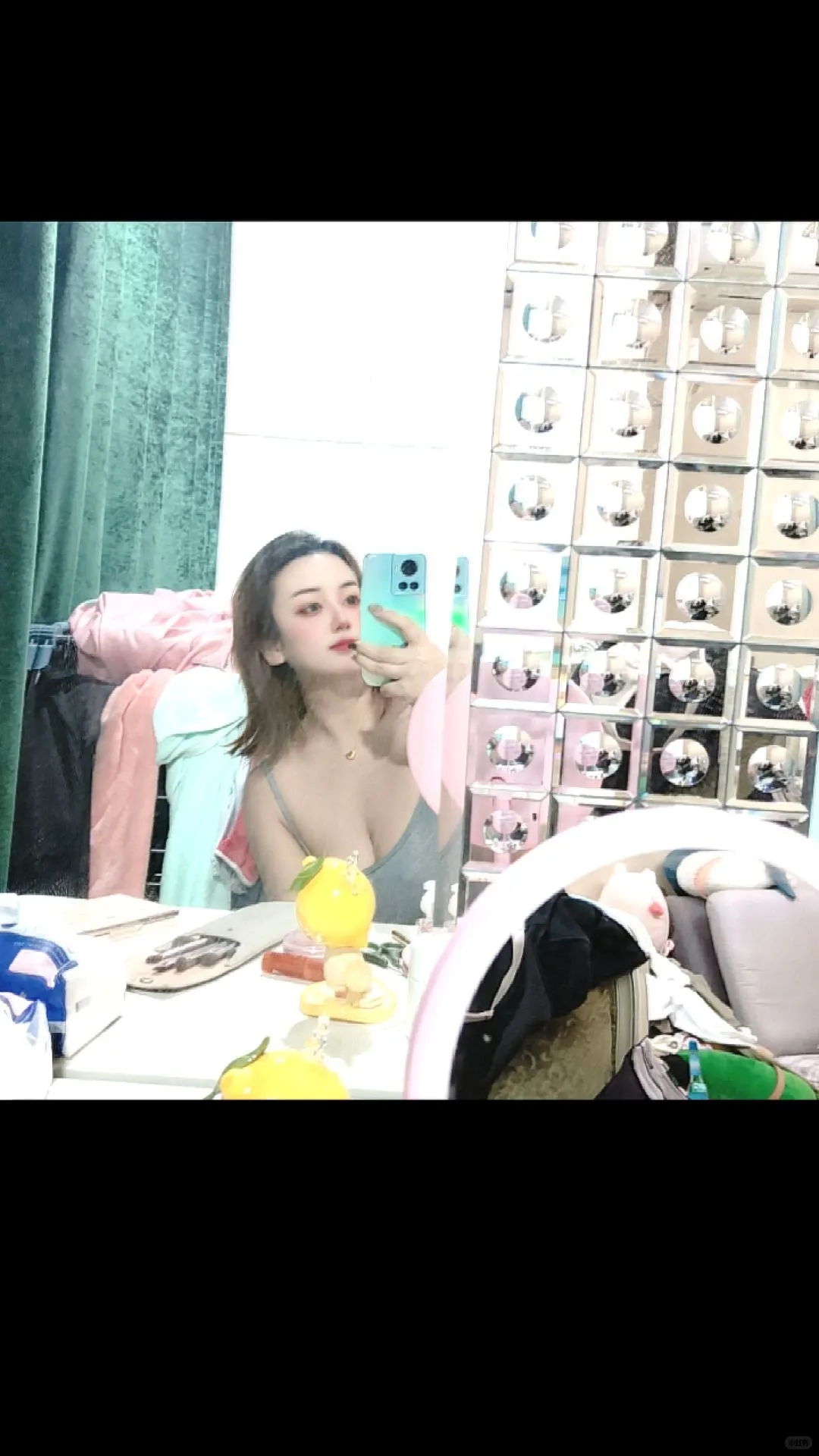 漂亮姐姐下班儿喽。