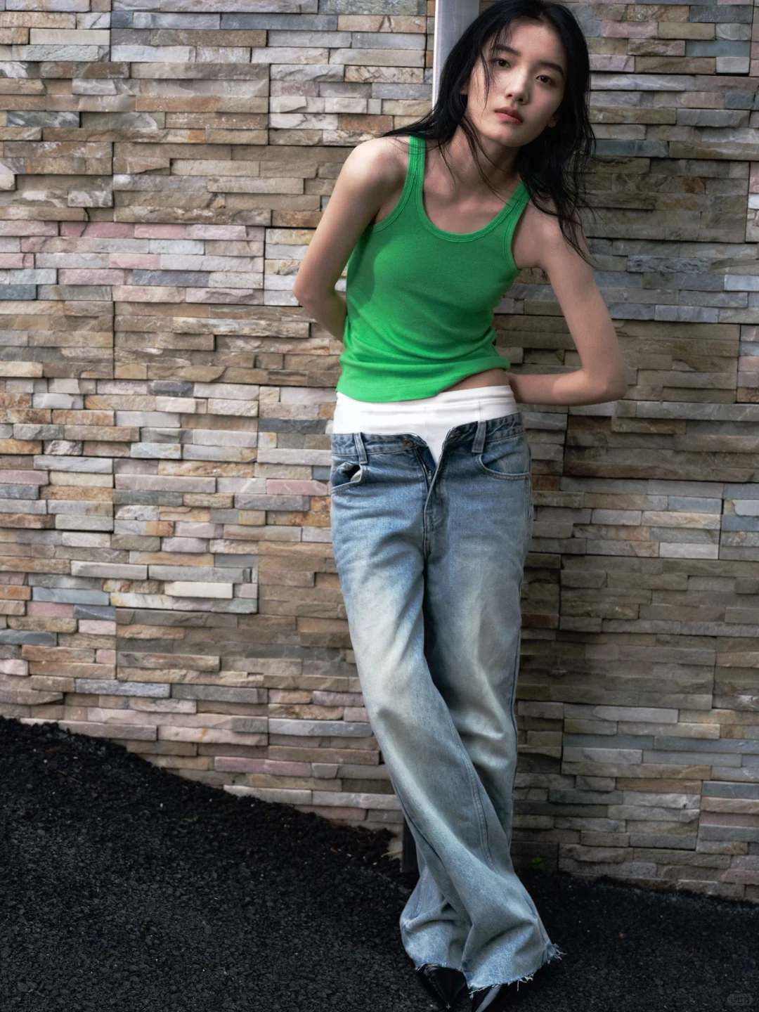 03年新人模特的松弛感