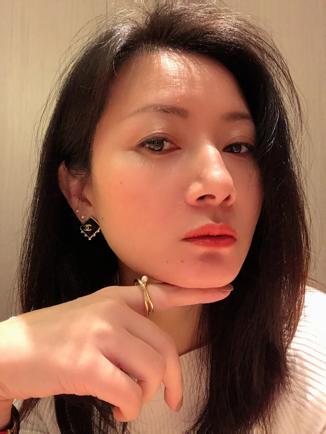等喝咖啡，无聊自拍