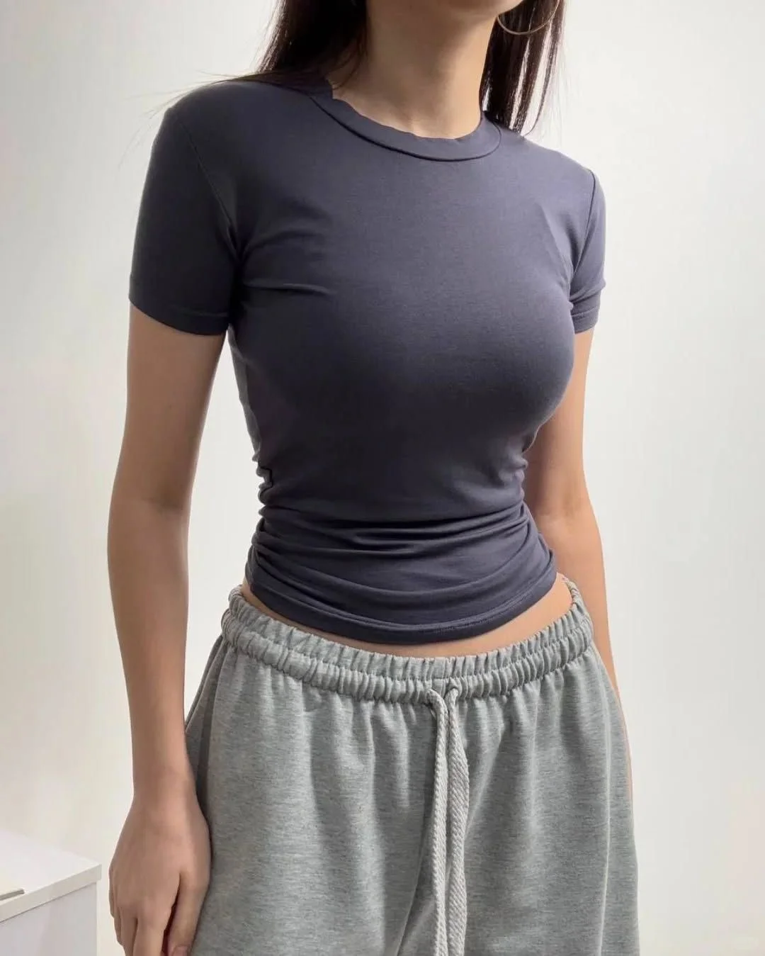 穿搭|🔥 显胸遮腿!这身懒人运动装也太辣了