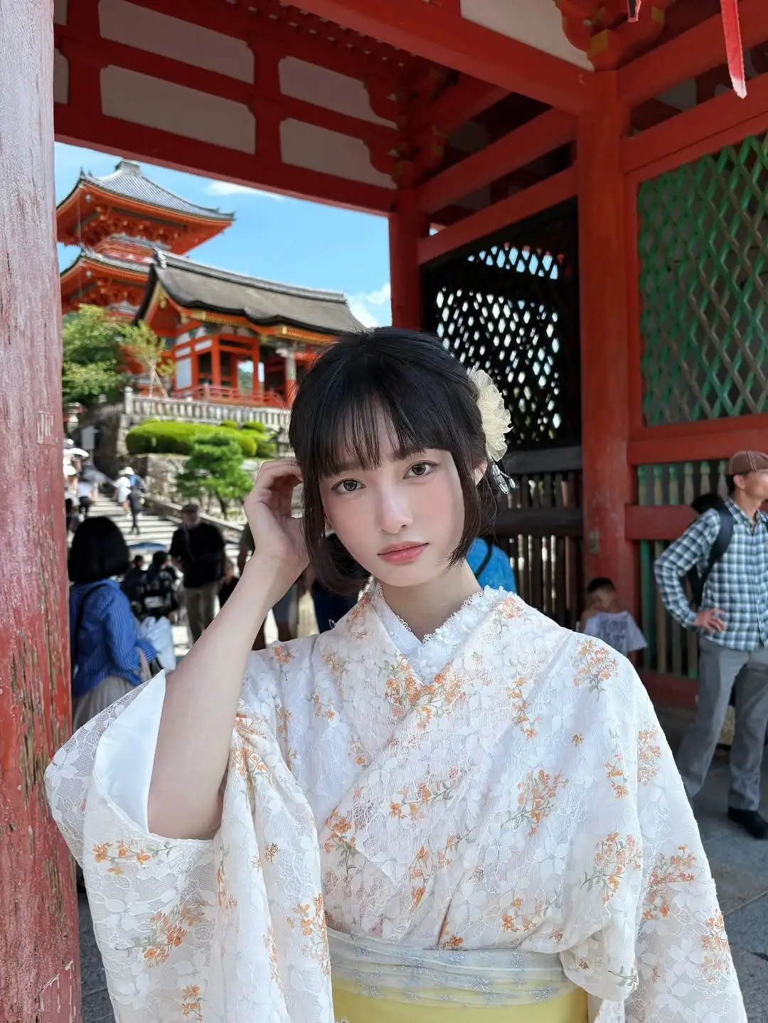 🌼 浅黄碎花蕾丝和服体验