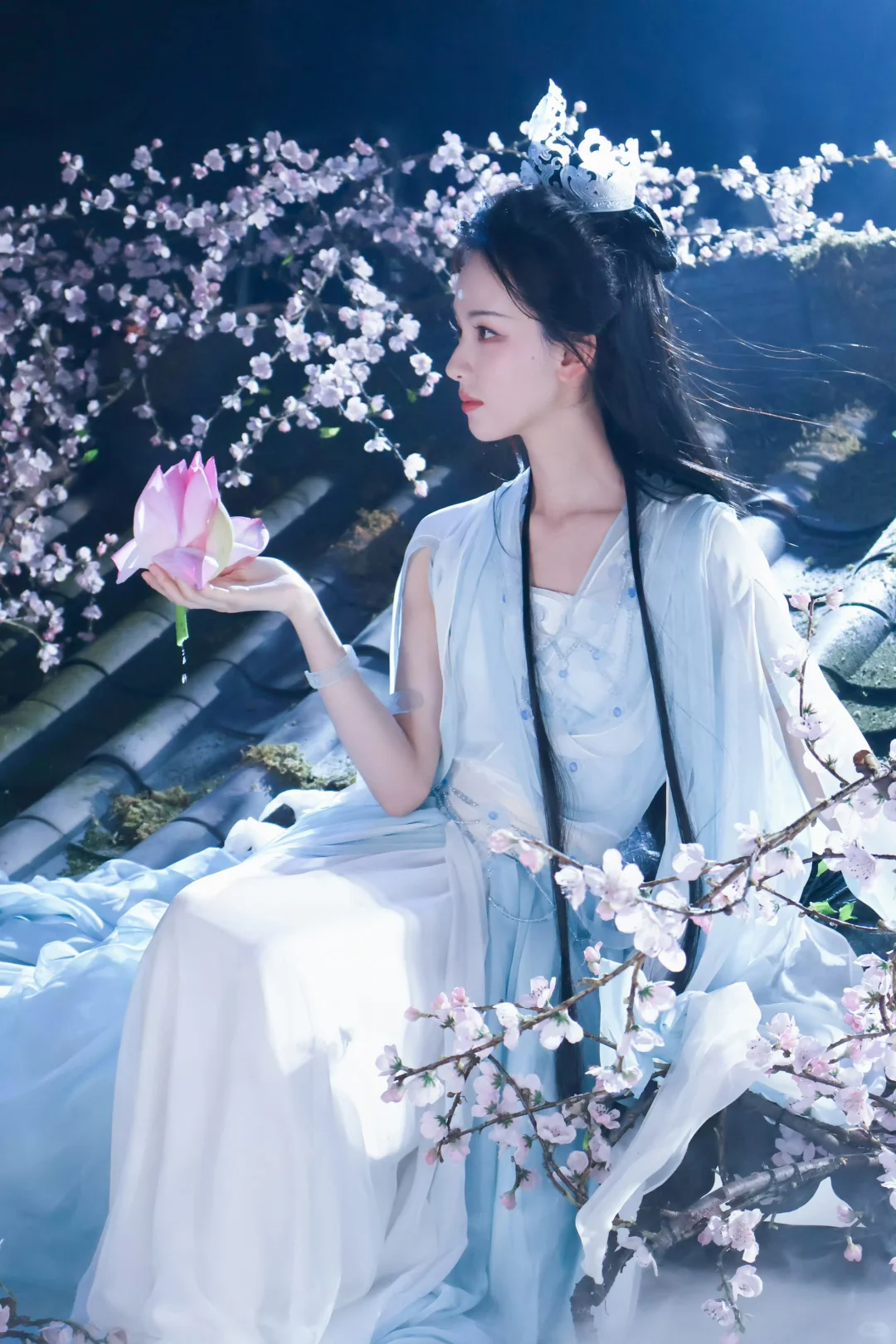 陈都灵的这组玉面观音写真绝啦!