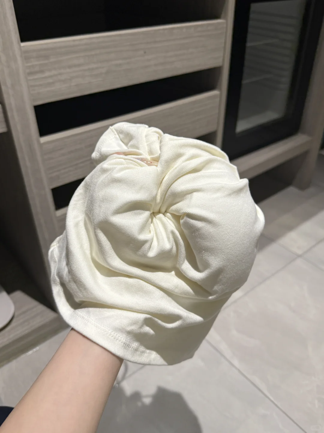 我的天!拿在手上都这么有型了!还不透胸垫!