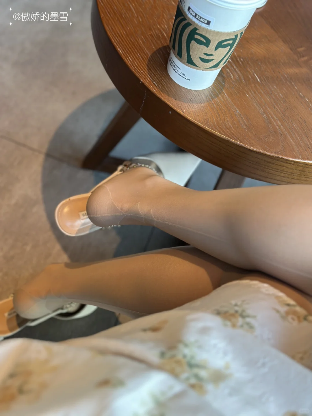 日常ootd！小碎花长裙和复古🦐线肉丝