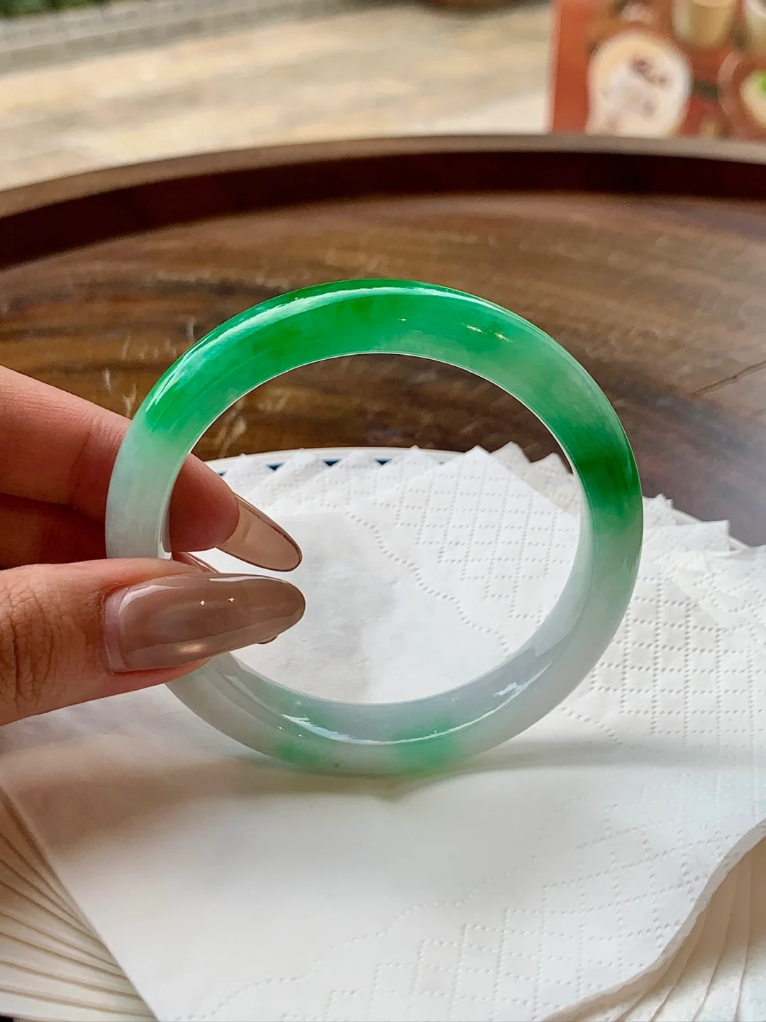 戴的不是翡翠 是一份来自内心的从容与自信