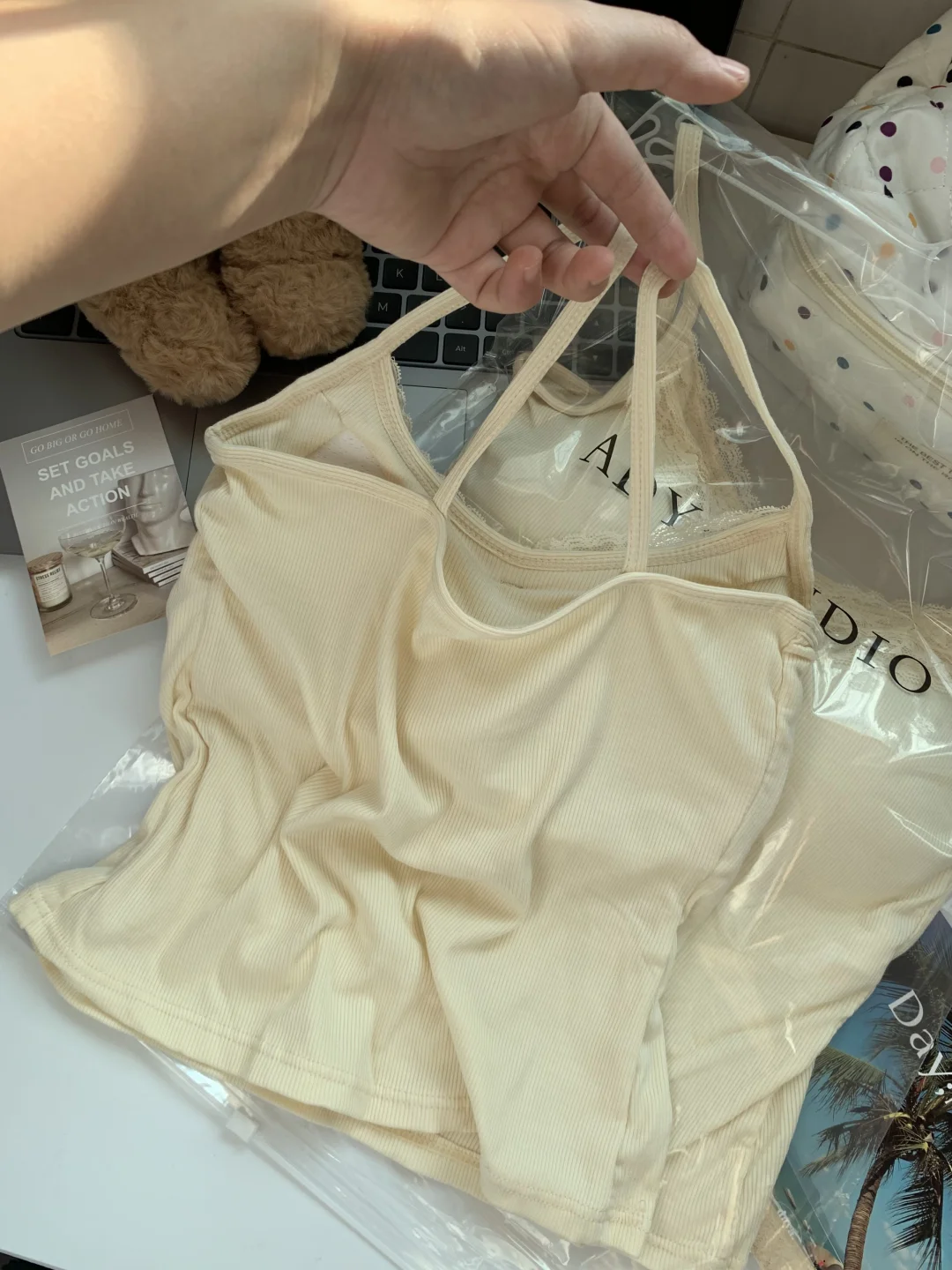 我趣！这件软乎乎吊带14.8💰还带防尘袋衣架