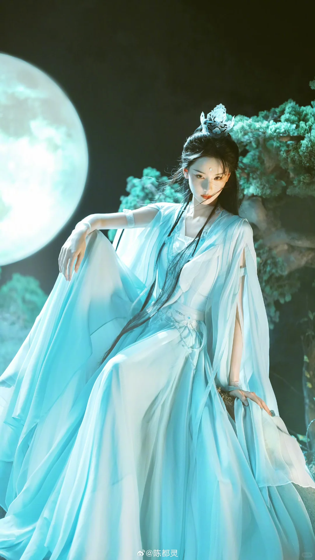 陈都灵的这组玉面观音写真绝啦!