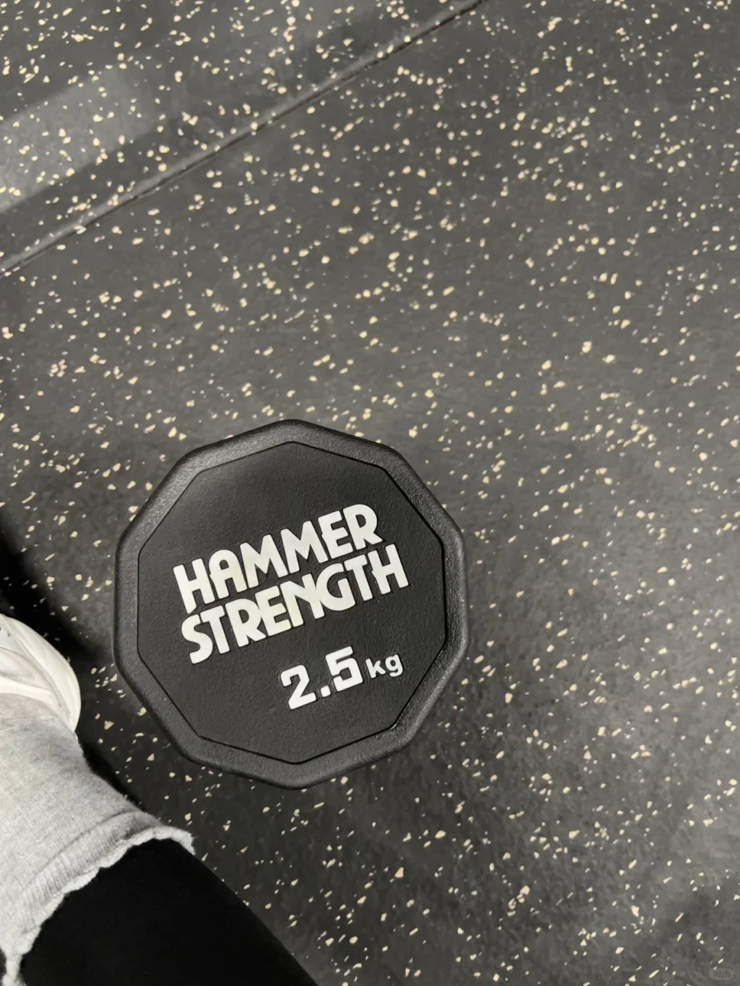 毕业女研究生下班健身穿什么