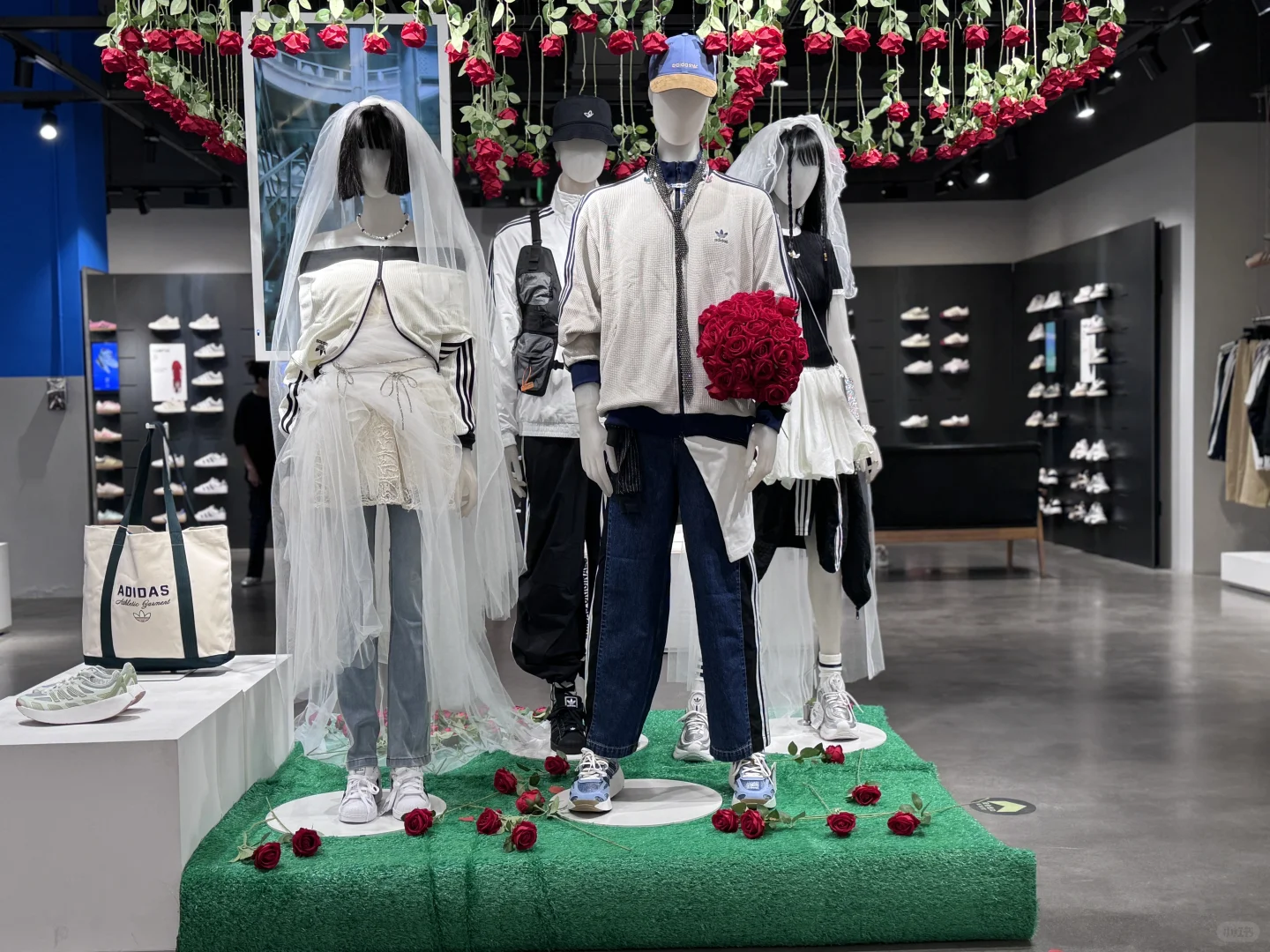 七夕在大庆萨尔图万达阿迪邂逅浪漫运动风