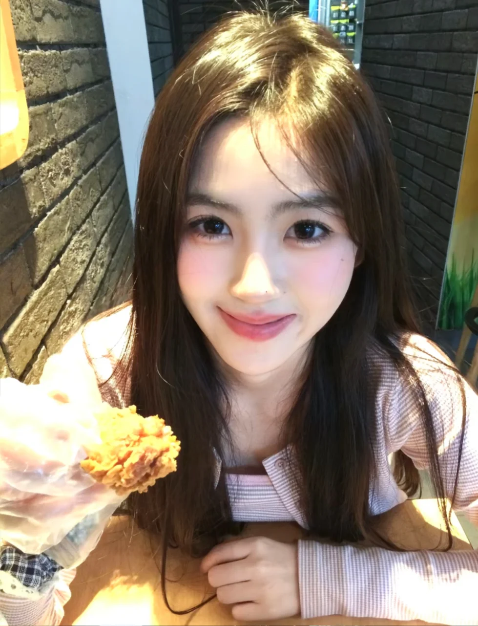 吃饭摆拍