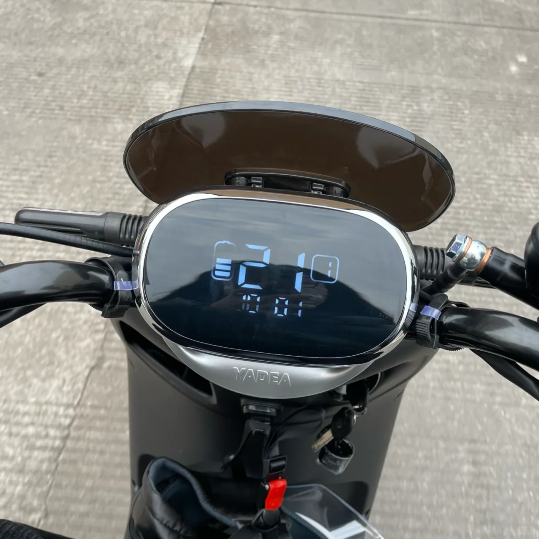 十六岁女高中生全款拿下雅迪m5