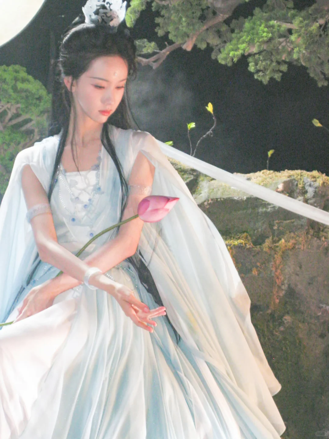 陈都灵的这组玉面观音写真绝啦!