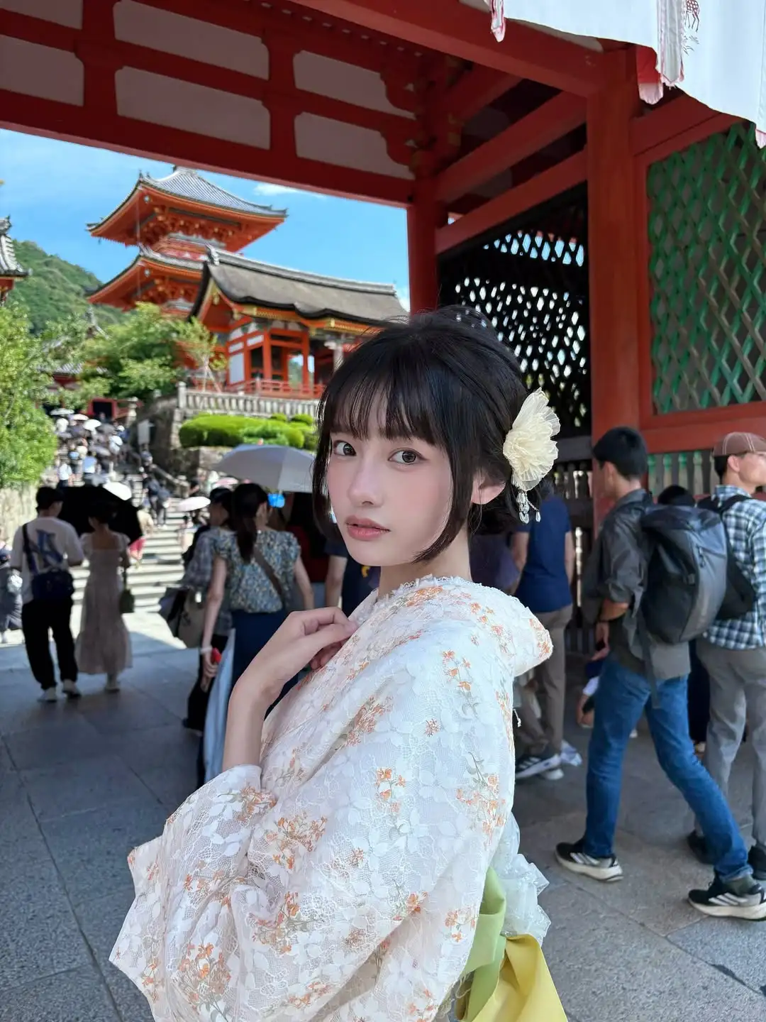 🌼 浅黄碎花蕾丝和服体验