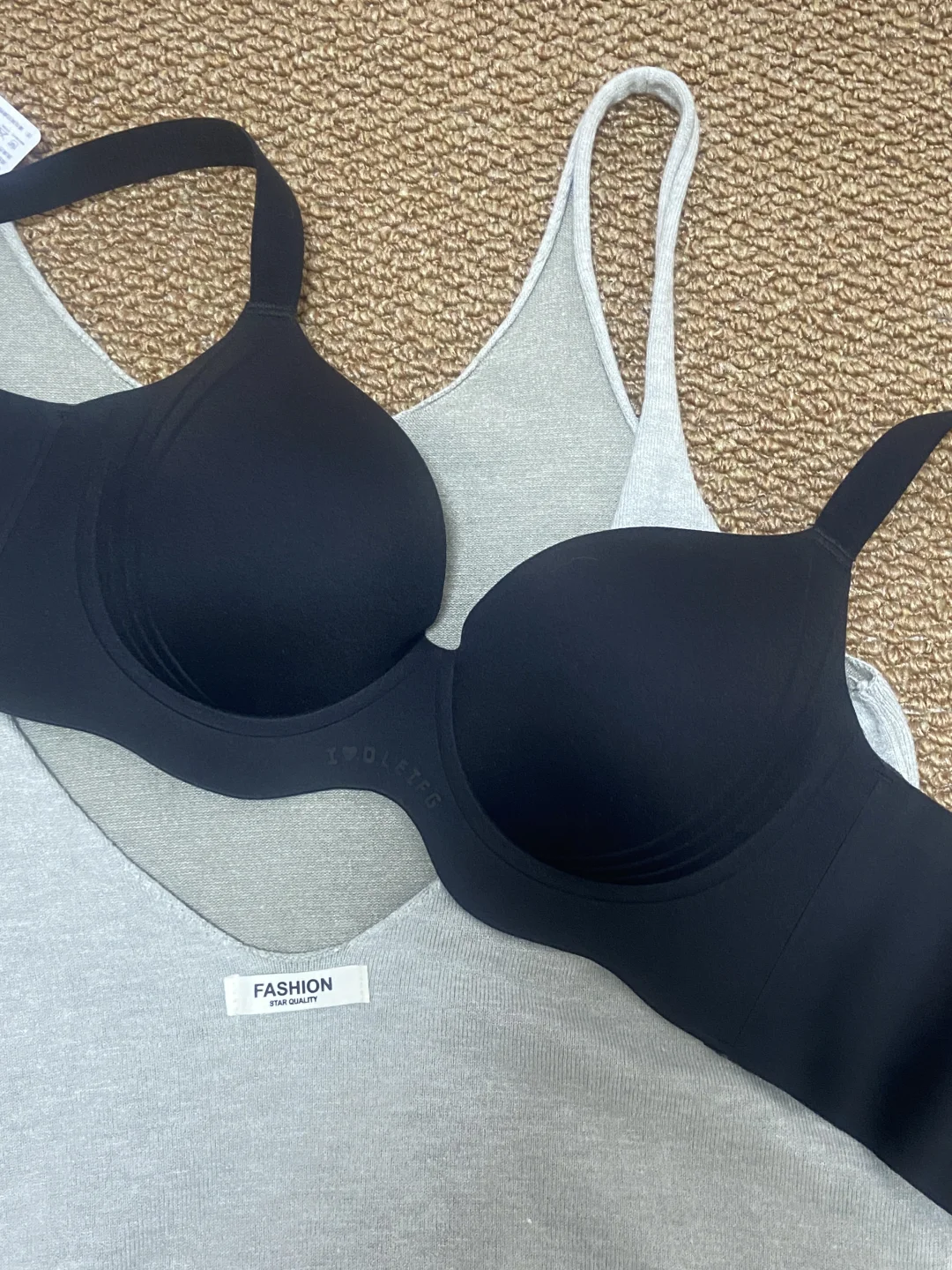 圆盘胸+宽胸距😭找到本命bra了!!聚拢显圆!