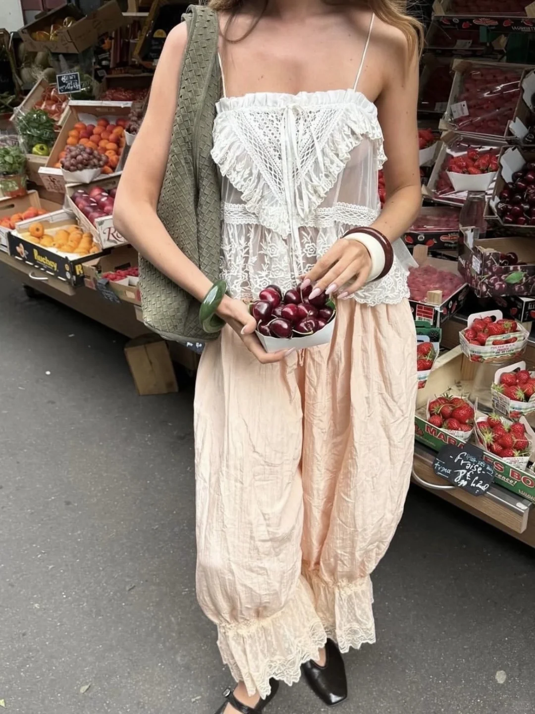 跟着博主学穿搭|蕾丝是可以直抵浪漫的