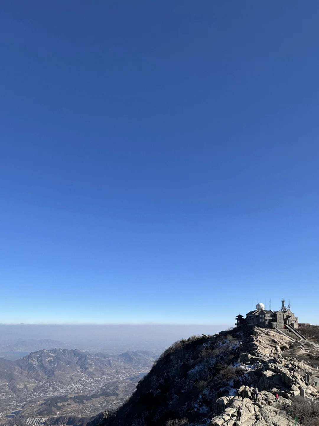 左滑看帅哥爬泰山