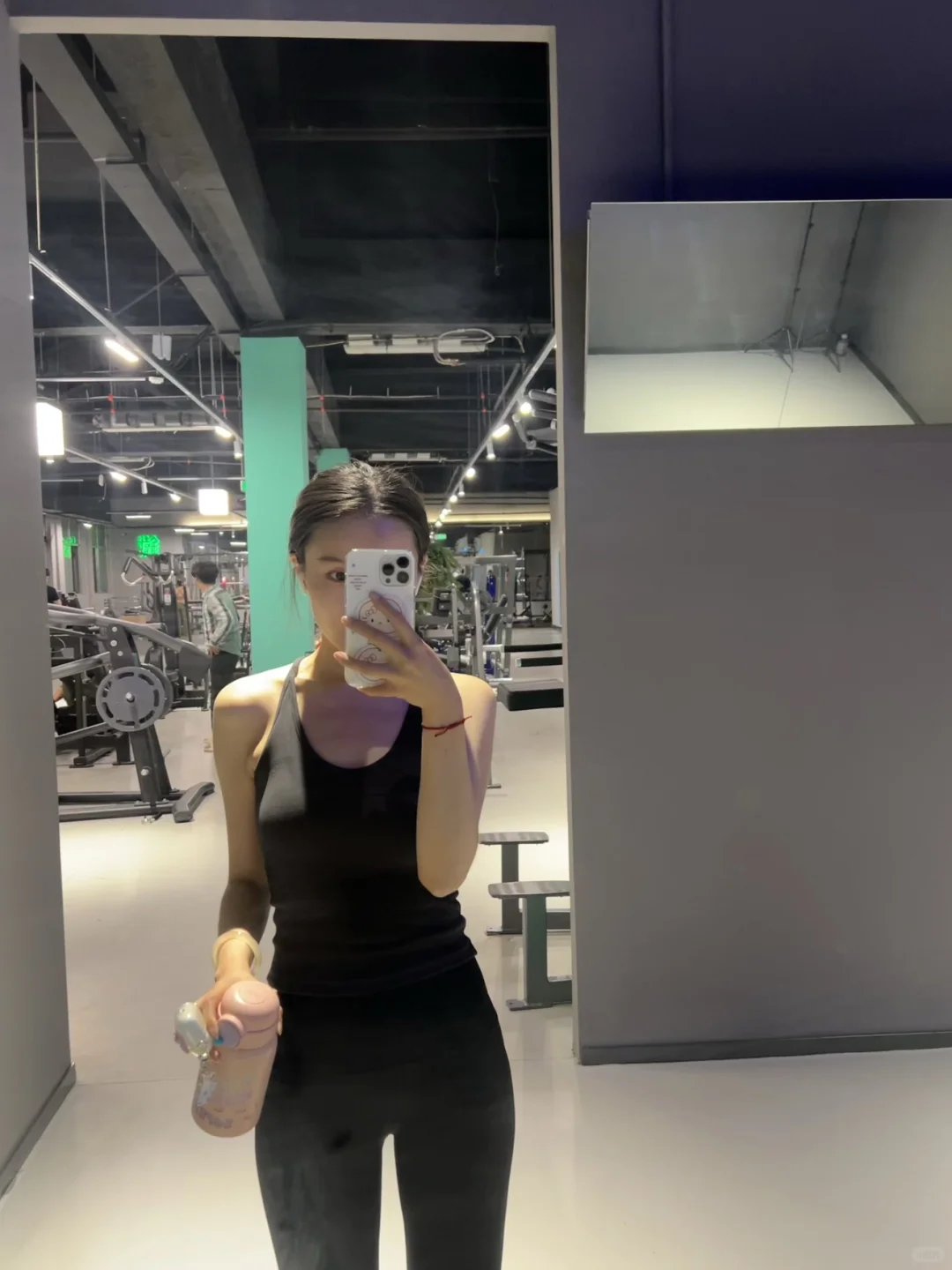 毕业女研究生下班健身穿什么