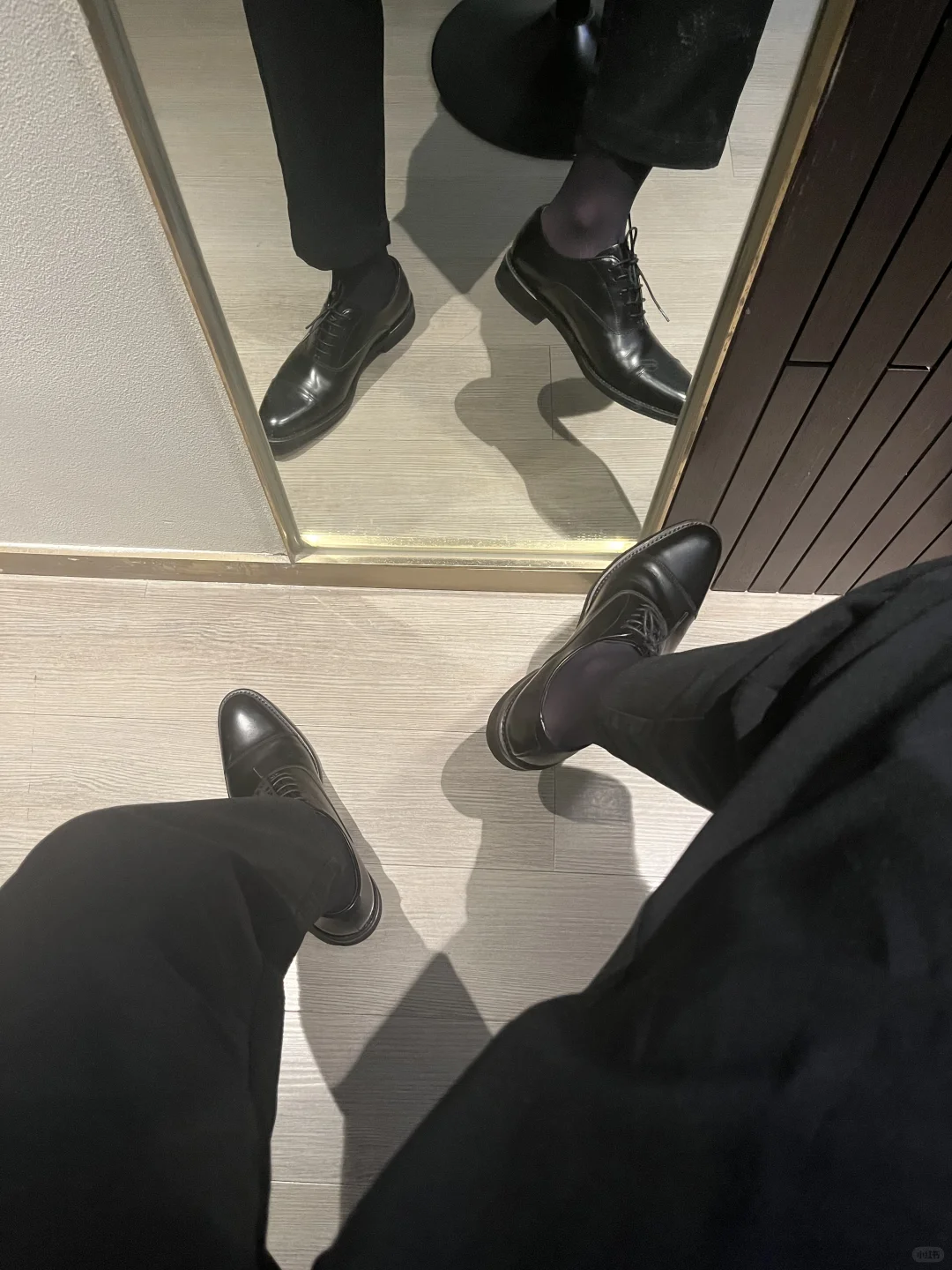 正装皮鞋和丝袜更搭