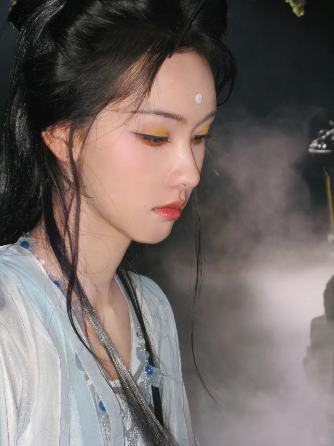 陈都灵的这组玉面观音写真绝啦!