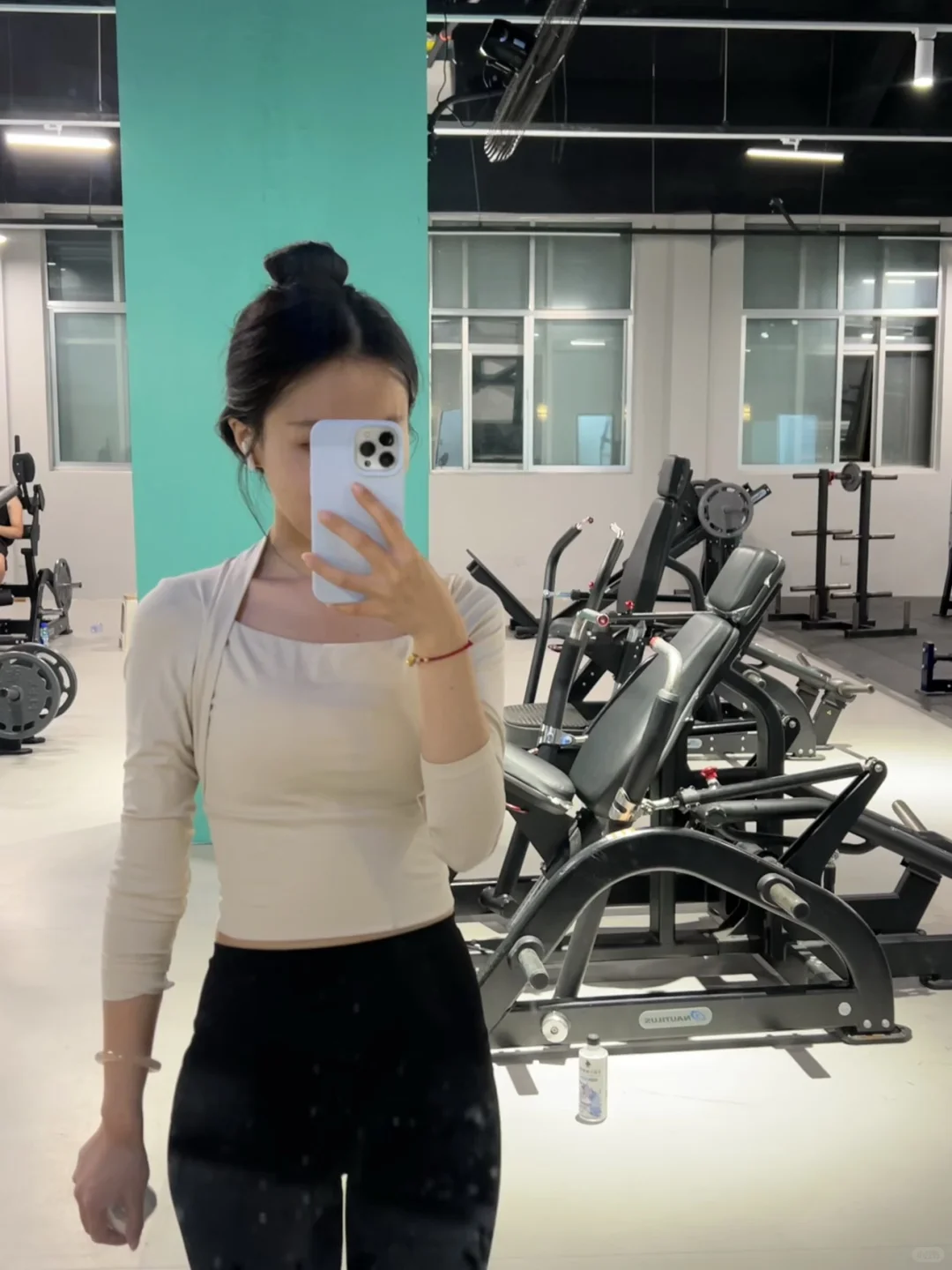 毕业女研究生下班健身穿什么