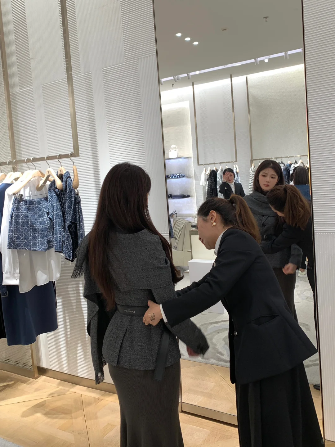 Dior2025|黑色蕾丝开场