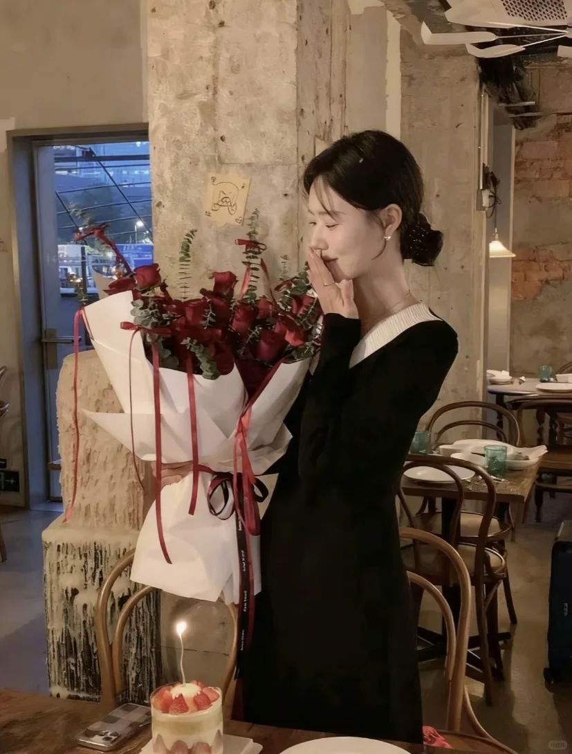 女神范穿搭灵感🖤复古优雅花朵裙，气质绝了！