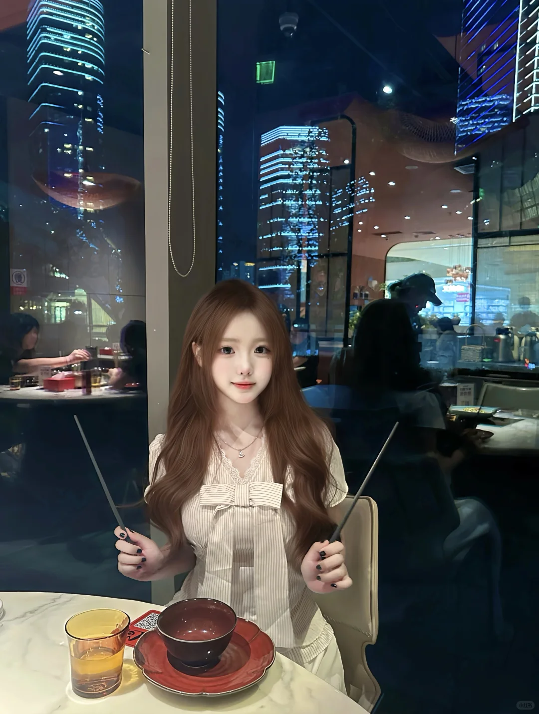 穿成这样走进蛋糕店会被赶出来的