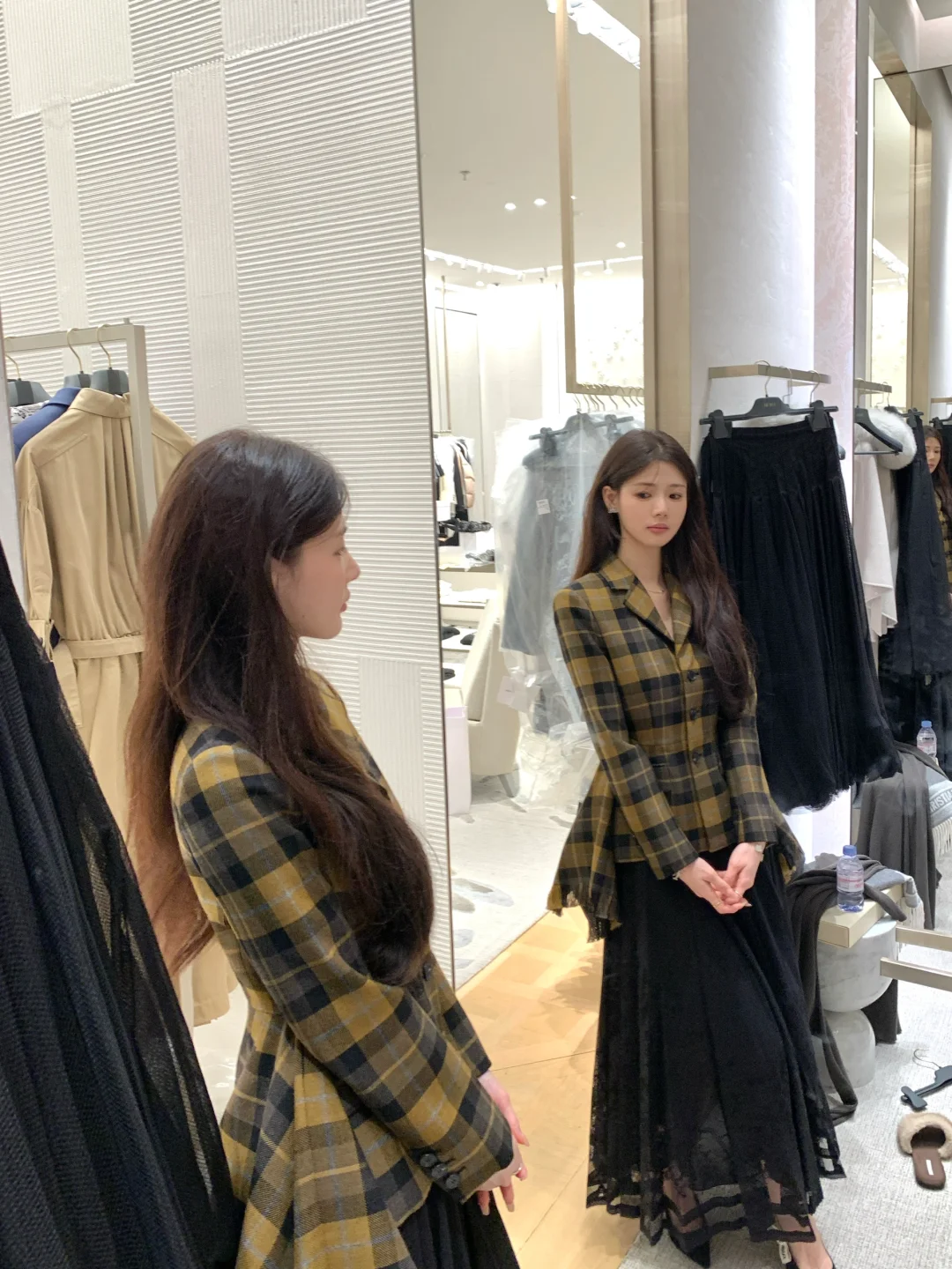 Dior2025|黑色蕾丝开场