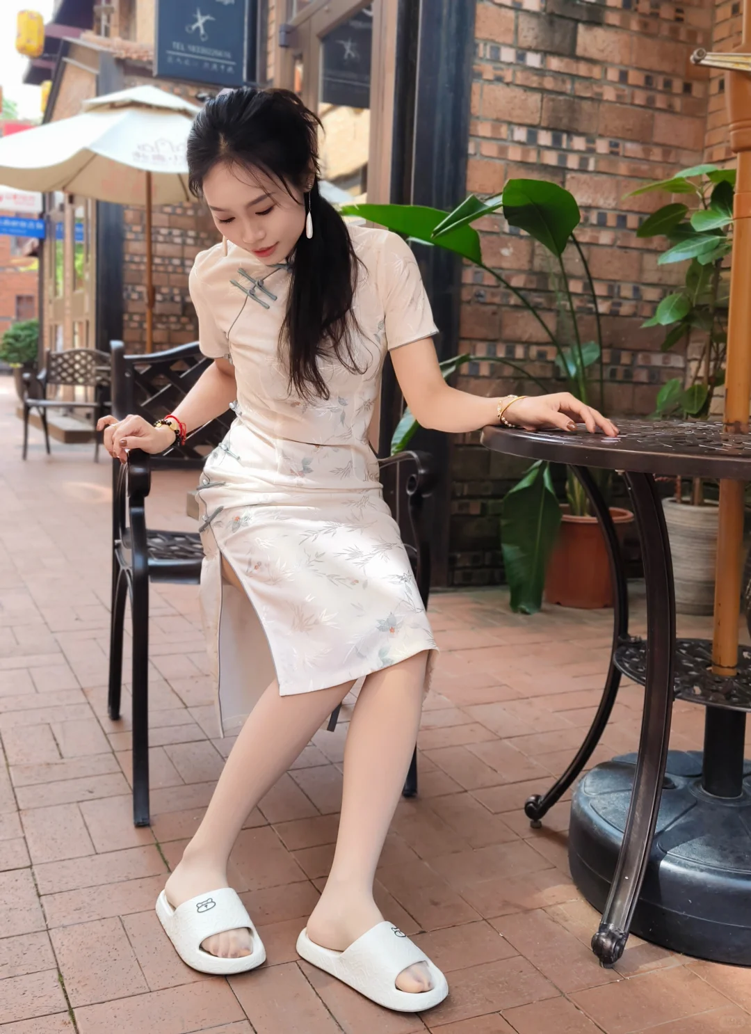 旗袍 肉丝 拖鞋