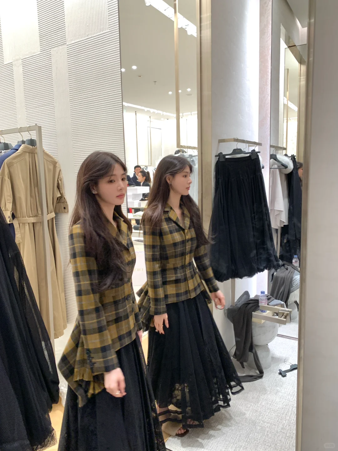 Dior2025|黑色蕾丝开场