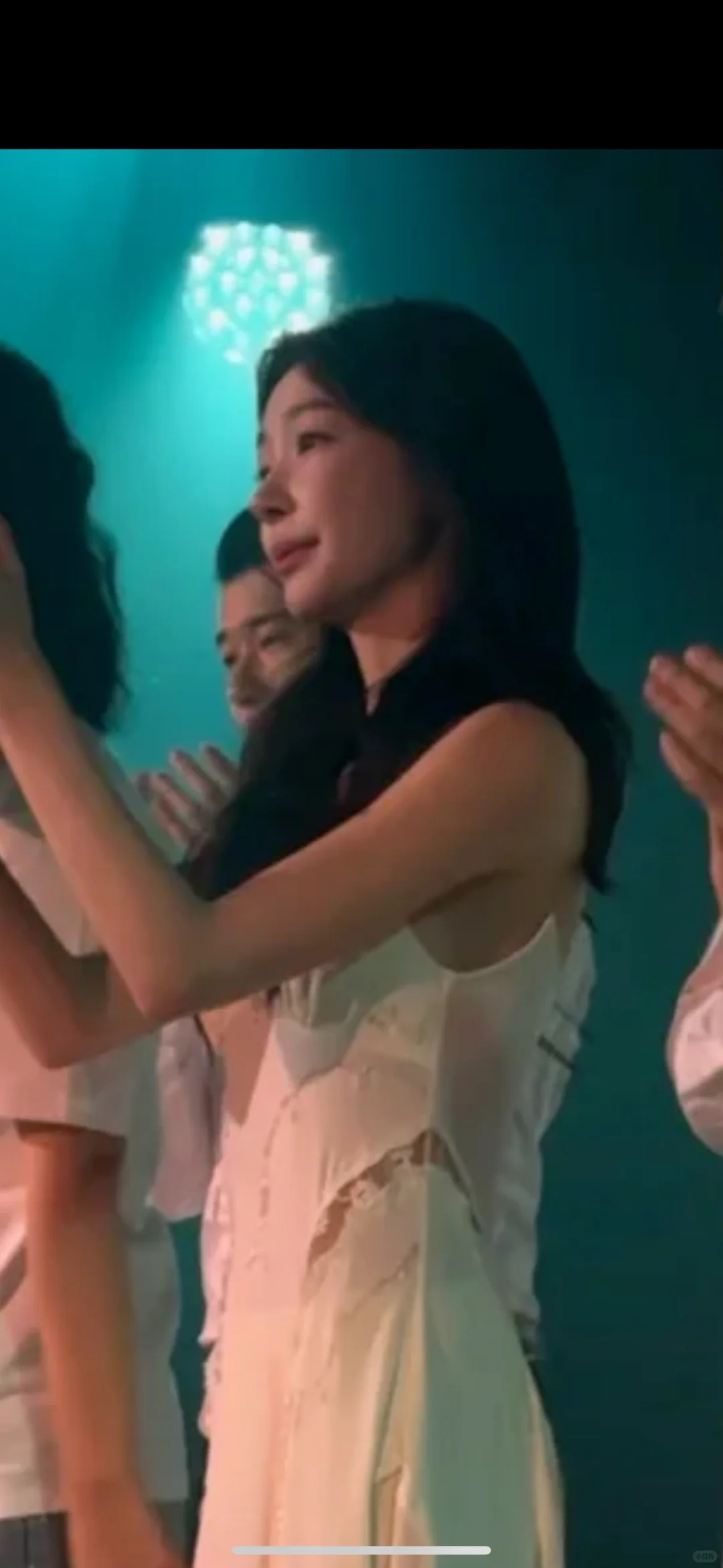 终于知道无美颜滤镜的易梦玲长什么样了