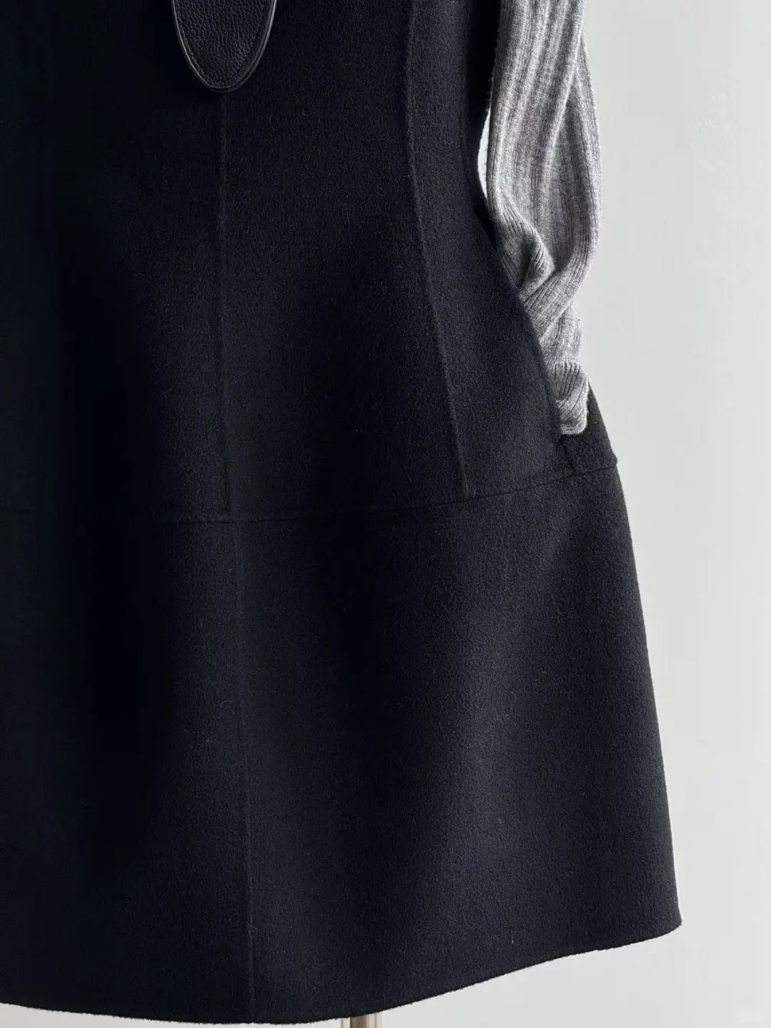 黑色收腰背心裙简直强的可怕👀