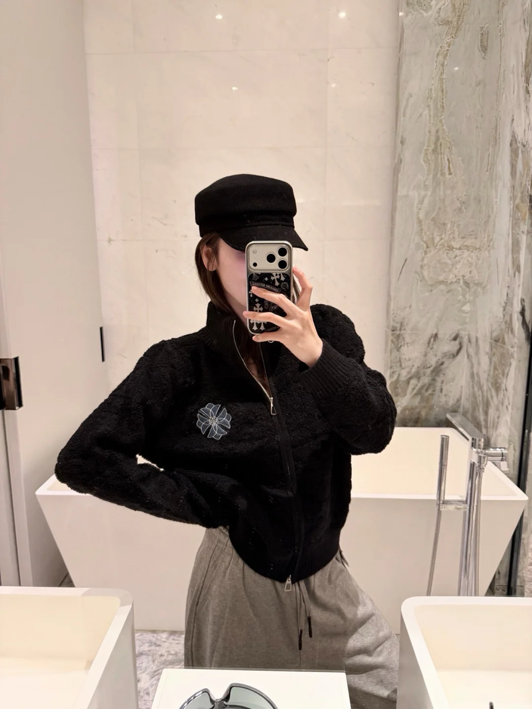 时尚显瘦刺绣羊羔毛外套穿上你就是青春女大