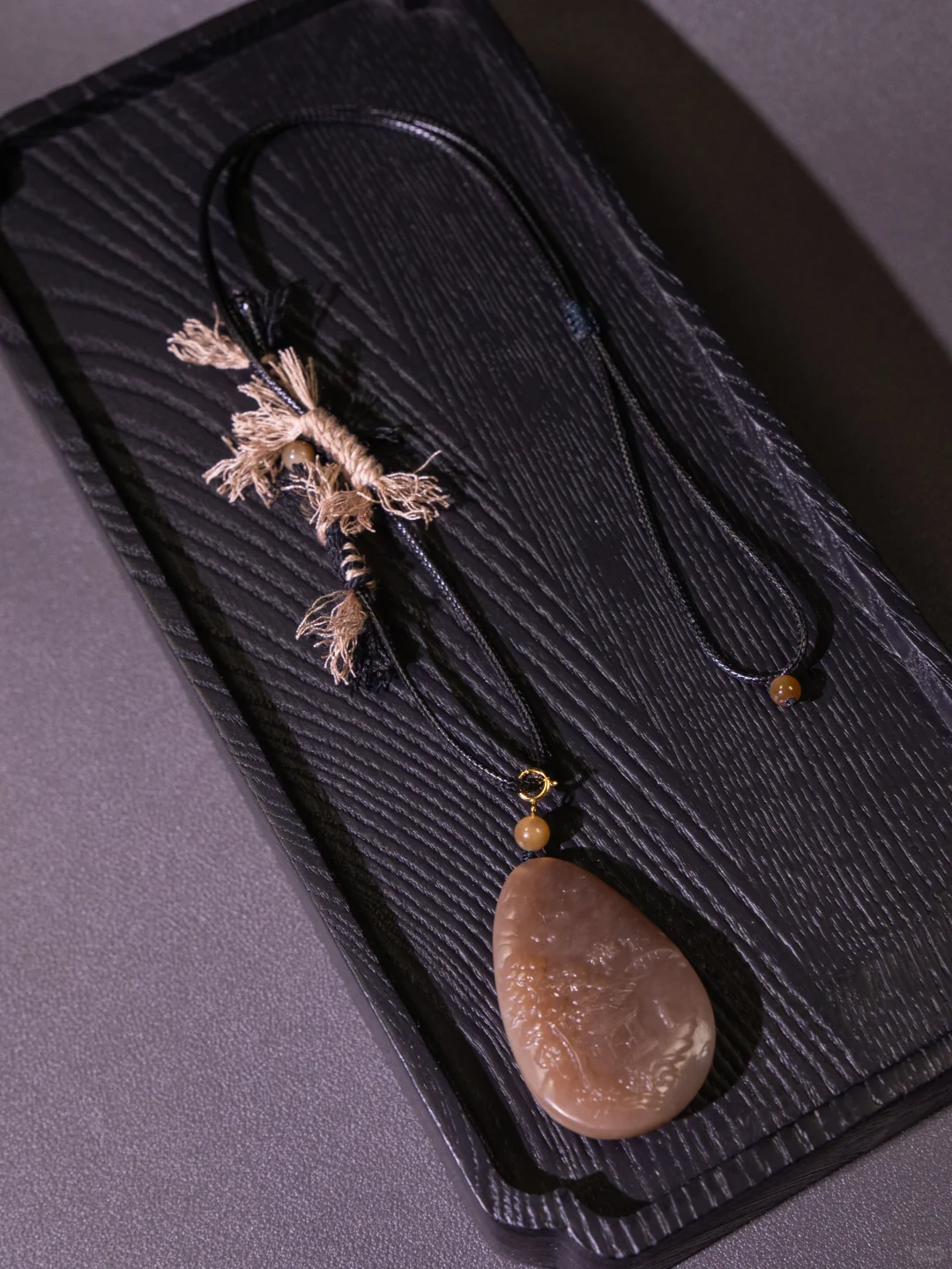 糖色诱人!不是所有的玉都叫且末糖