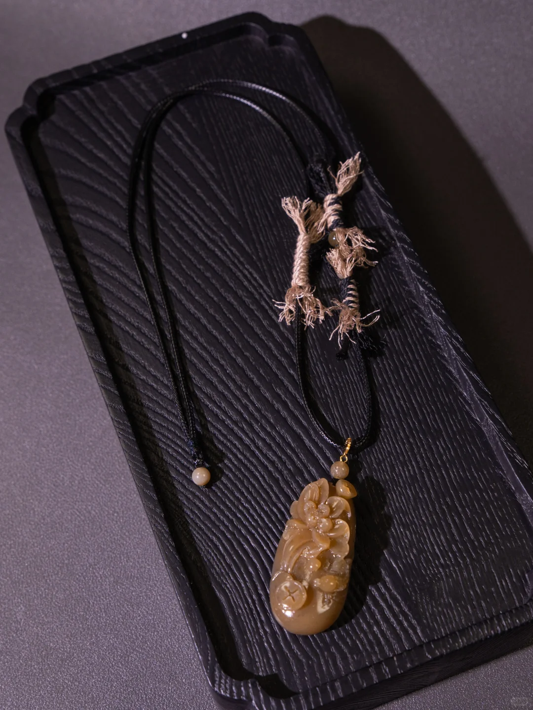 糖色诱人!不是所有的玉都叫且末糖