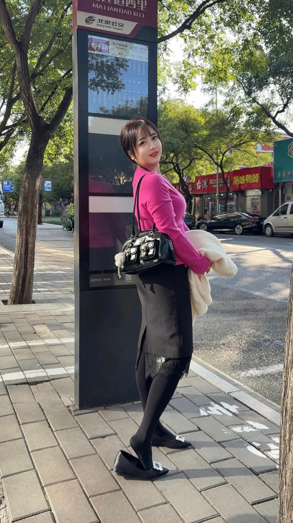 少妇的快乐很简单 赚钱 干饭 这衣服真好看