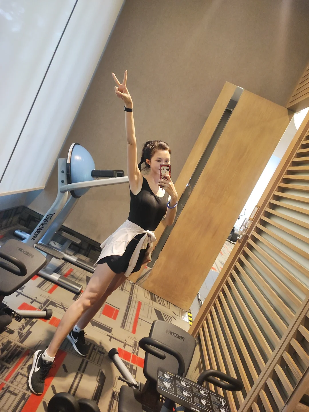 高个子女孩的健身日常