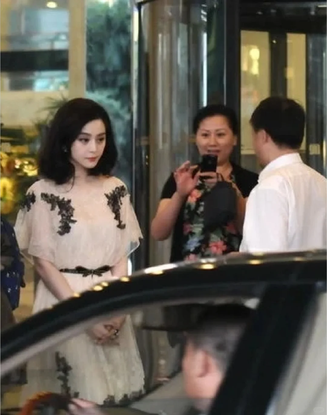 路人视角比精修更动人的美貌😘