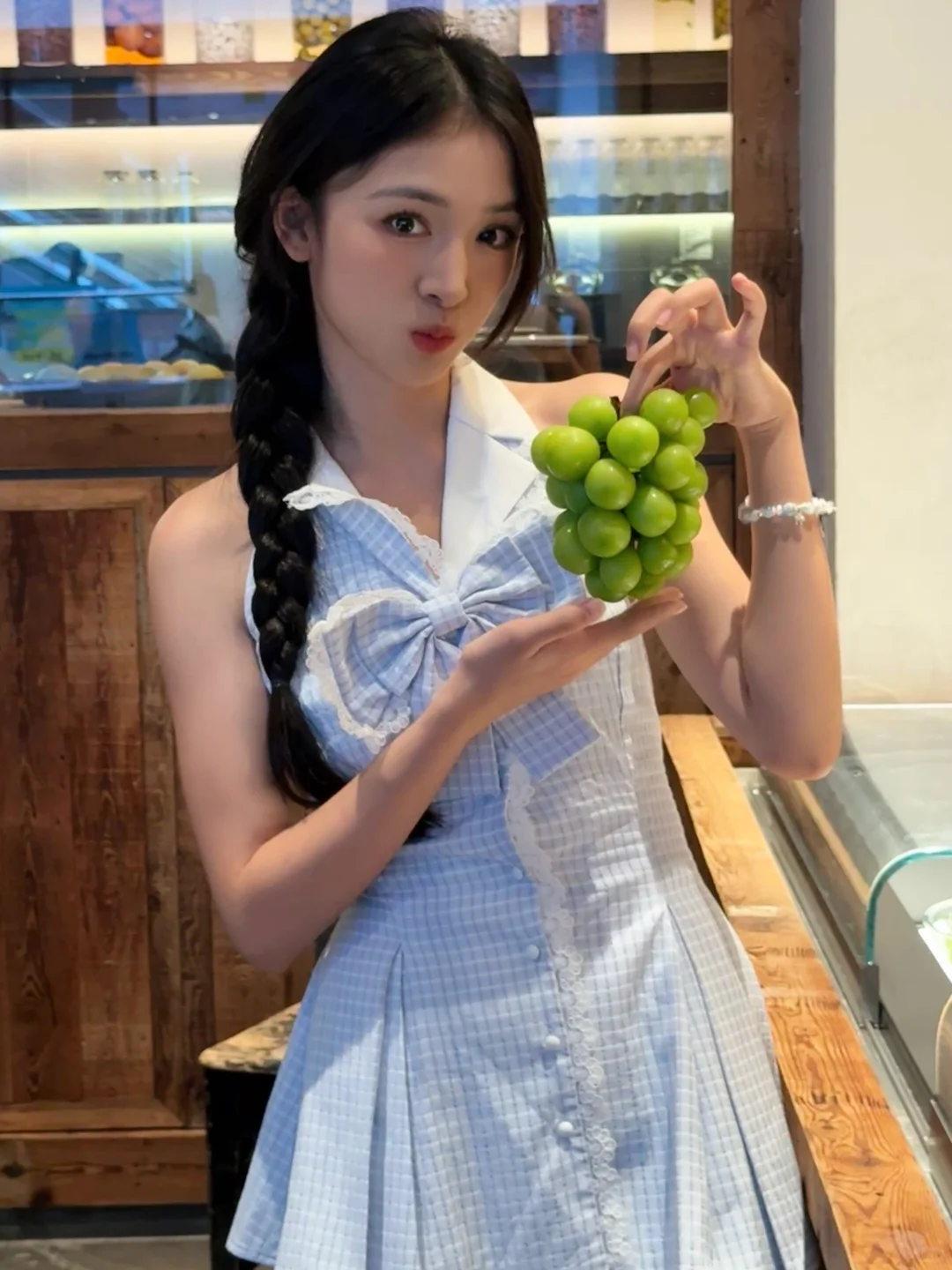 今天的水果女孩是葡萄小姐🍇