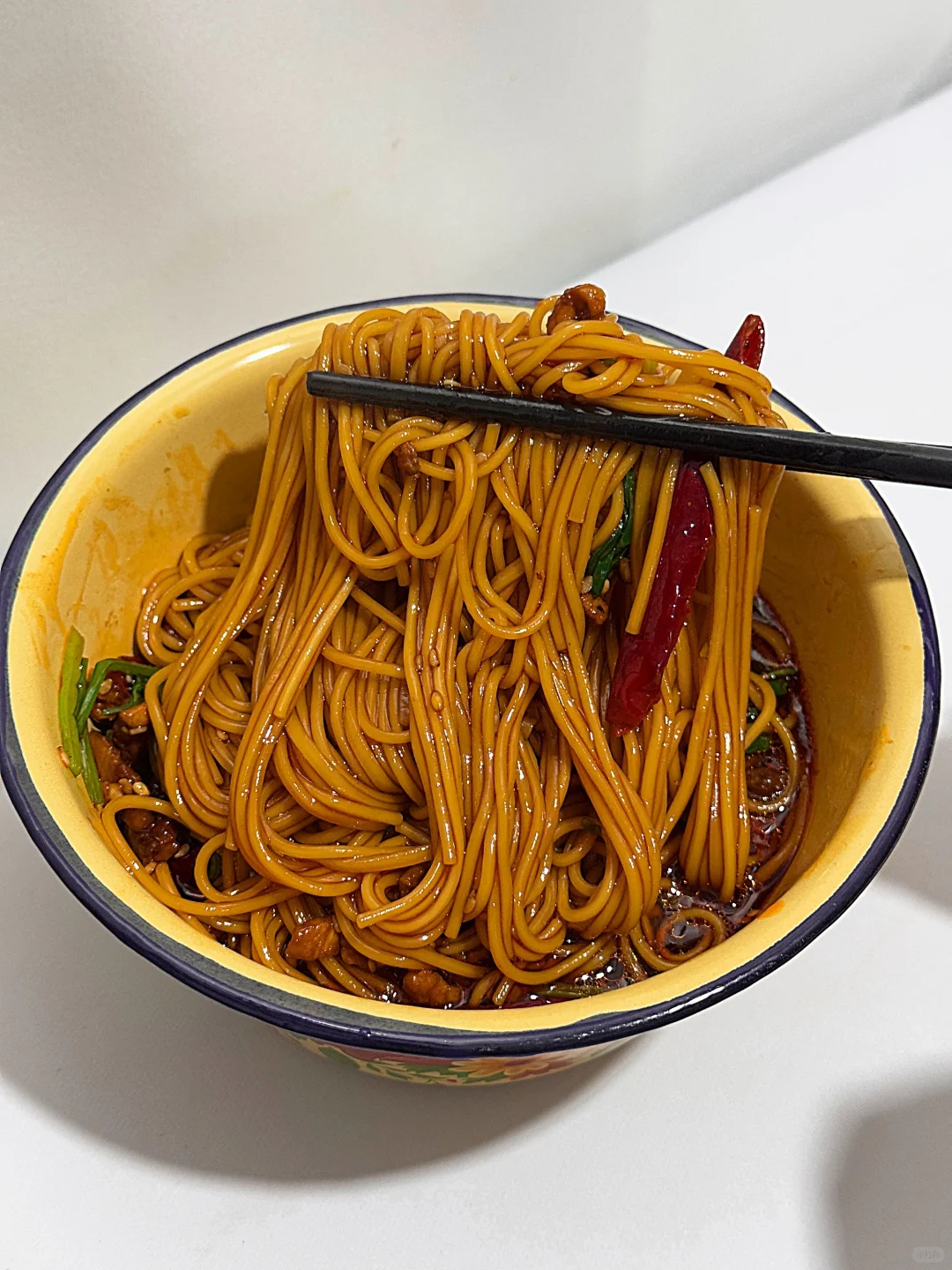 今天吃什么|在家做饭🍳香辣肉丝面(附做法)